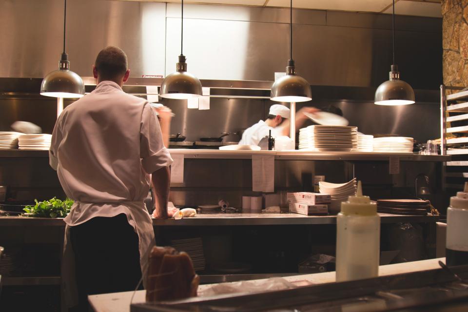 Dark kitchen et restaurant en livraison : hygiène, déclarations, statut