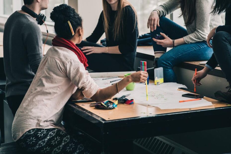 Créer une entreprise à plusieurs : capital, rôles, pacte et statut